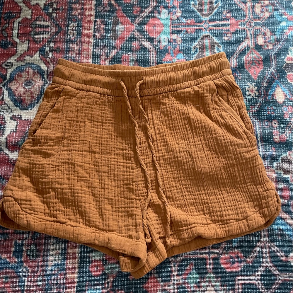 Small h & m shorts